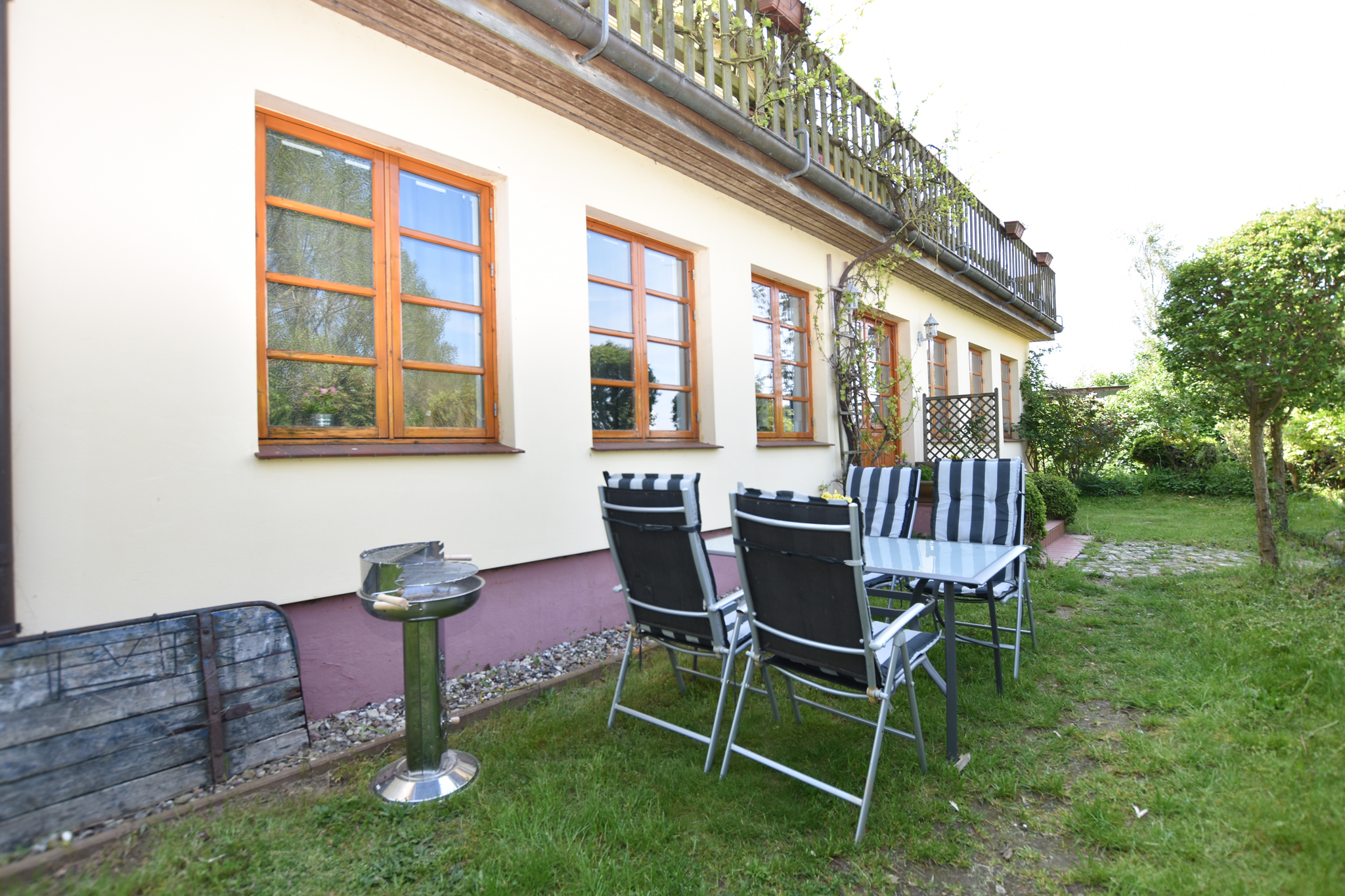 Villa Seeheim - Appartement II - Sitzecke im Garten