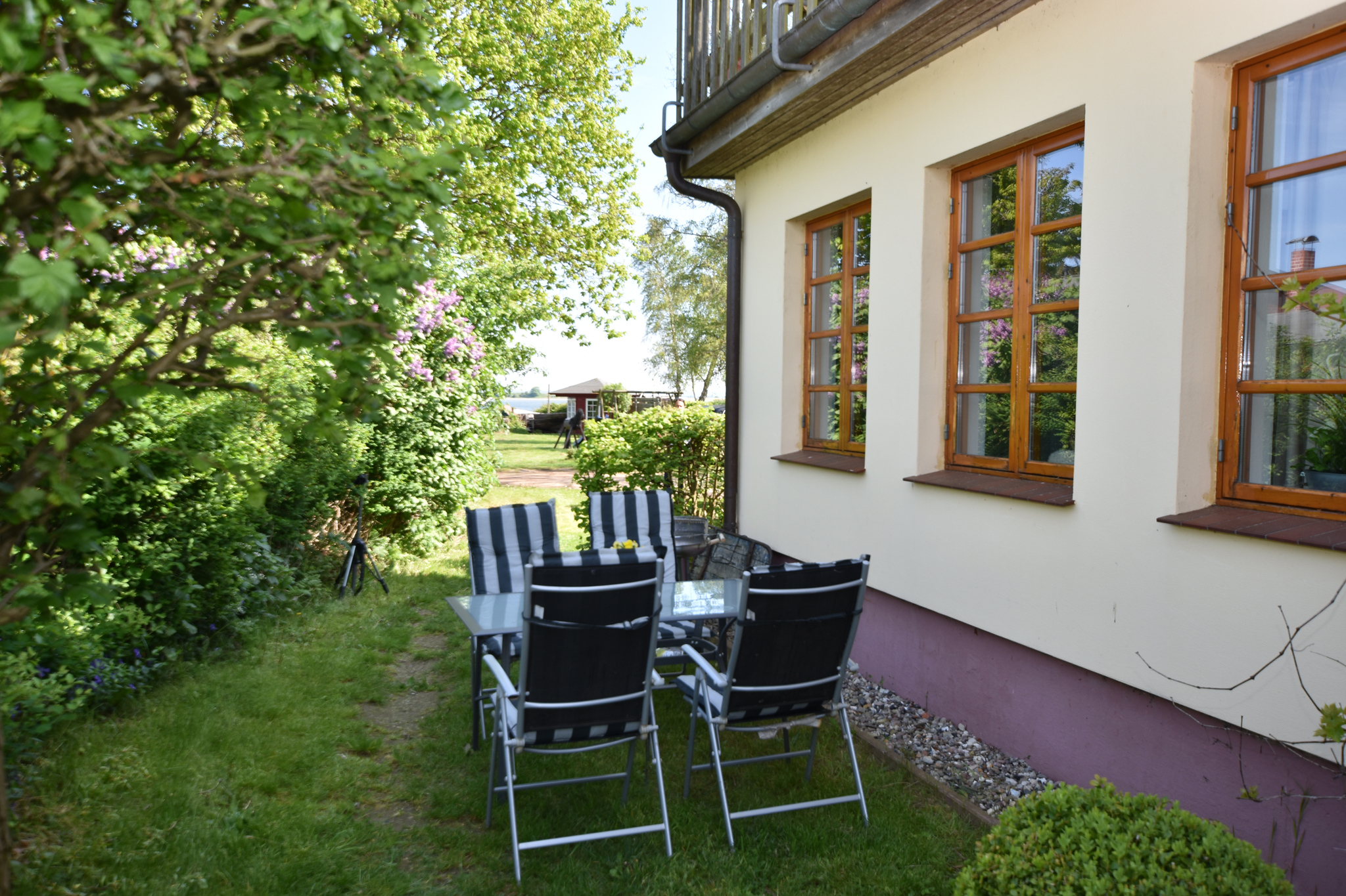 Villa Seeheim - Appartement II - Sitzecke im Garten